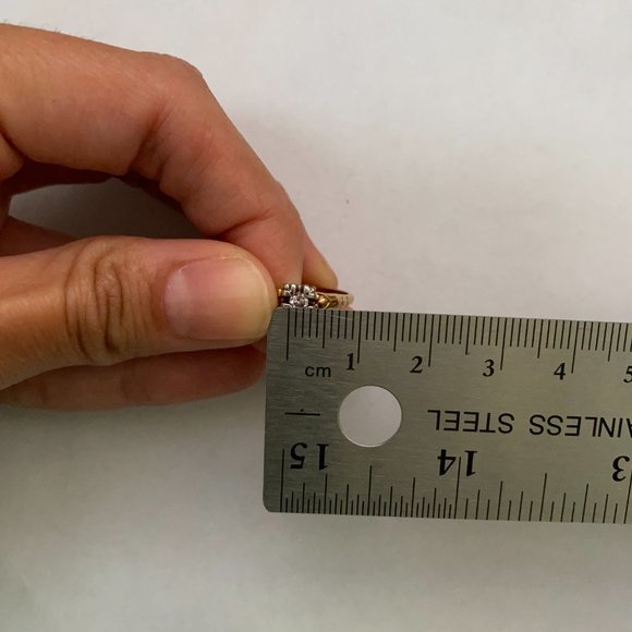 Vintage 14k Gold and Diamond Engagement Ring - Picture 9 of 10